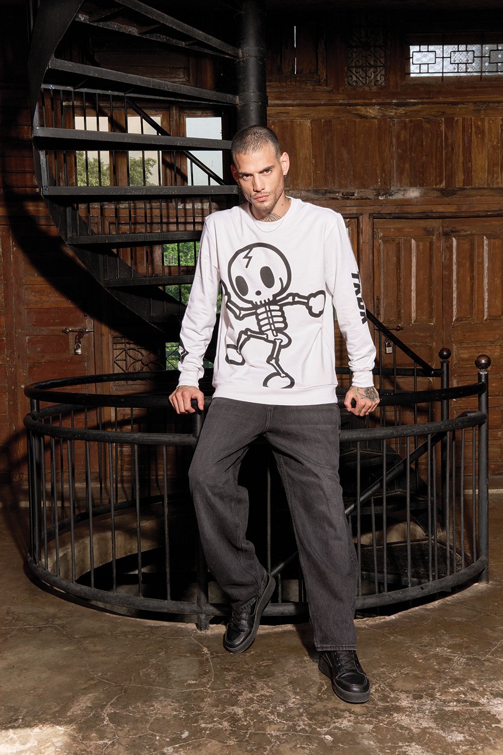 White Sweat Shirt
